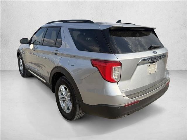 Used 2022 Ford Explorer XLT RWD image 3