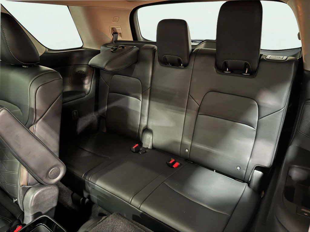 Used 2025 Nissan Pathfinder Platinum AWD/4WD image 25