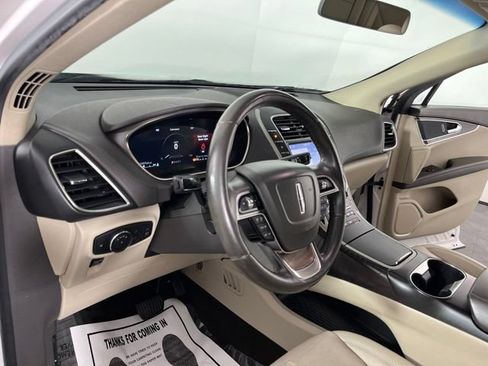 Used 2019 Lincoln Nautilus Select FWD image 20