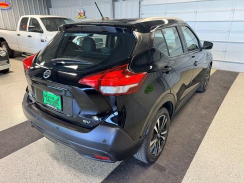 Used 2020 Nissan Kicks SV FWD image 3