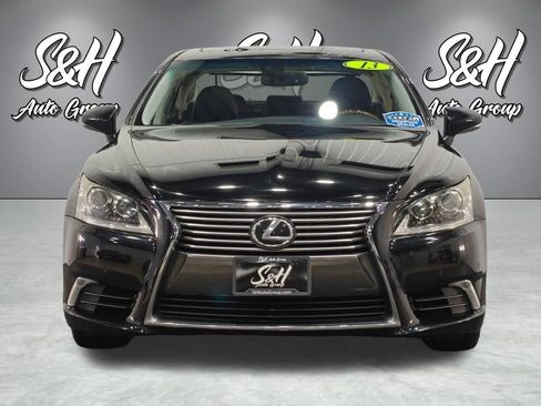Used 2013 Lexus LS 460 AWD w/ Comfort Pkg image 16