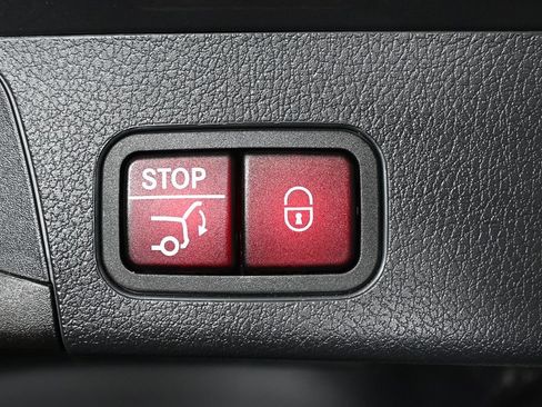 Certified 2023 Mercedes-Benz GLB 250 image 30