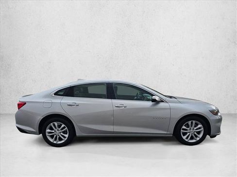 Used 2018 Chevrolet Malibu LT FWD image 4