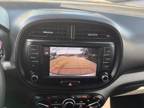 Used 2024 Kia Soul LX w/ Option Group 015 FWD image 21