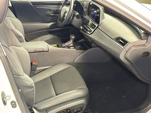Certified 2025 Lexus ES 350 w/ Premium Package image 10