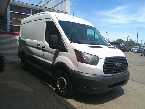 Used 2015 Ford Transit 250 130 Medium Roof RWD image 4