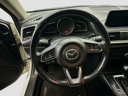 Used 2018 MAZDA MAZDA3 Touring FWD image 18