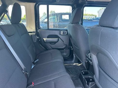 Used 2022 Jeep Wrangler Unlimited Sport AWD/4WD image 8