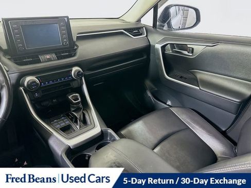 Used 2019 Toyota RAV4 XLE Premium image 22