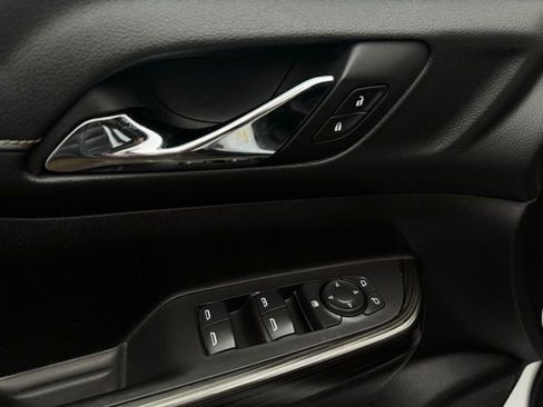 Used 2019 GMC Acadia SLT image 15