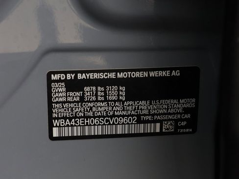 Certified 2025 BMW 750e xDrive w/ Executive Package image 26