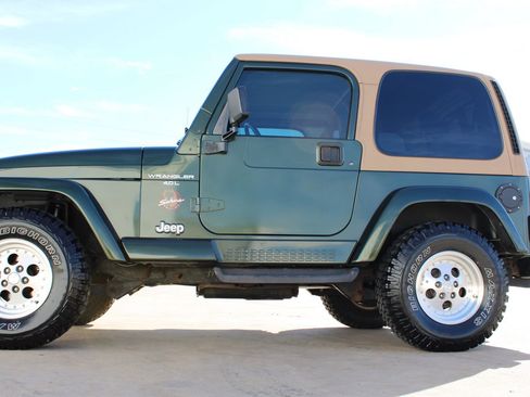 Used 1998 Jeep Wrangler Sahara image 10