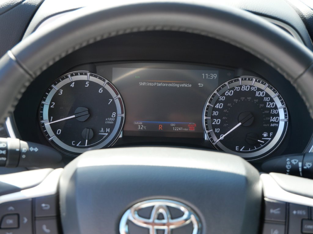 Used 2024 Toyota Highlander XLE AWD/4WD image 23