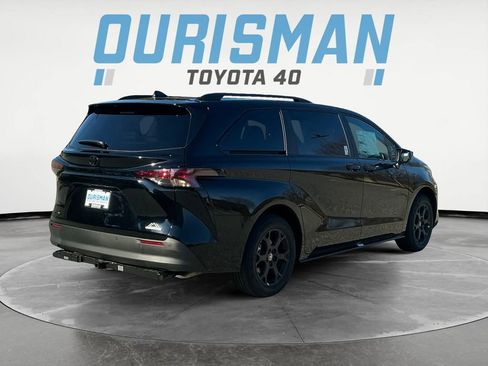 New 2026 Toyota Sienna XLE Woodland Edition image 7