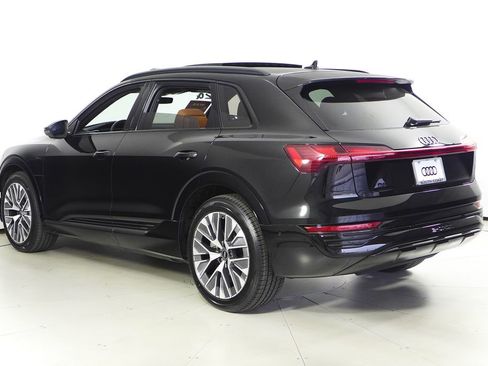 Used 2024 Audi Q8 e-tron Premium Plus w/ Premium Plus Package image 9