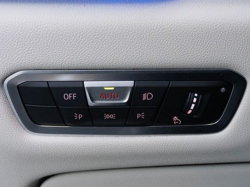 Certified 2022 BMW X5 xDrive40i w/ M Sport Package image 16