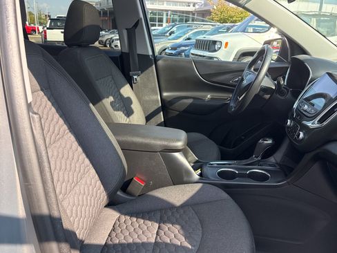 Used 2019 Chevrolet Equinox LT w/ Sun & Navigation Package image 15