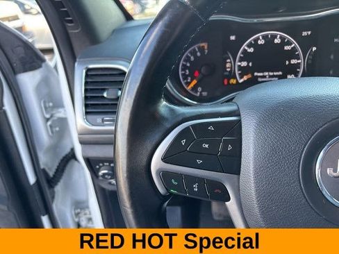 Used 2020 Jeep Grand Cherokee Laredo w/ 18" Wheel & 8.4" Radio Group image 17