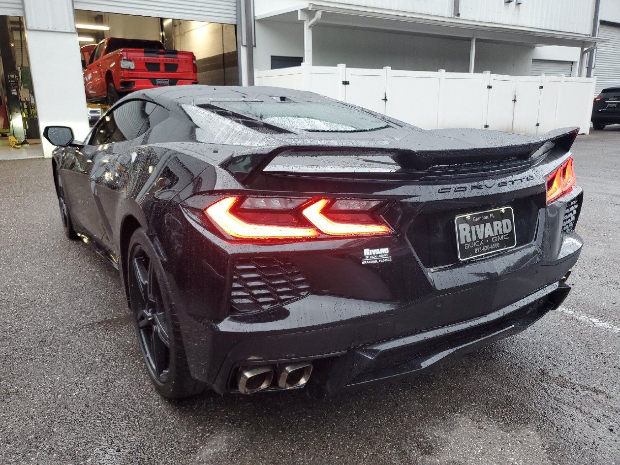 Used 2023 Chevrolet Corvette Stingray Preferred Cpe w/ Z51 Performance Package RWD image 3