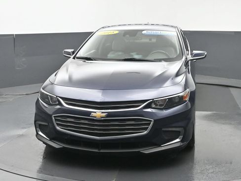 Used 2018 Chevrolet Malibu LT w/ Leather Package FWD image 6