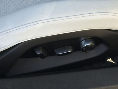 Used 2023 Chevrolet Corvette Stingray Premium Conv w/ 3LT image 34