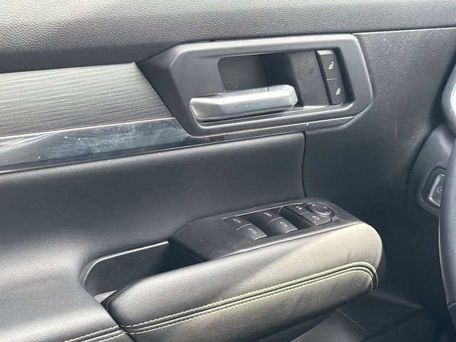 Used 2026 GMC Terrain Elevation w/ Elevation Premium Package FWD image 17