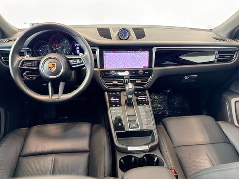 Certified 2025 Porsche Macan image 20