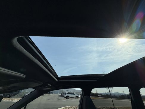 Certified 2025 Subaru Forester Premium w/ Convenience Package #2 image 25