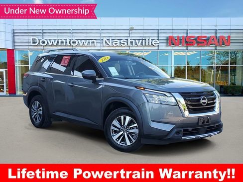 Certified 2023 Nissan Pathfinder SL FWD image 1