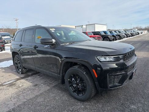 New 2026 Jeep Grand Cherokee Altitude AWD/4WD image 1