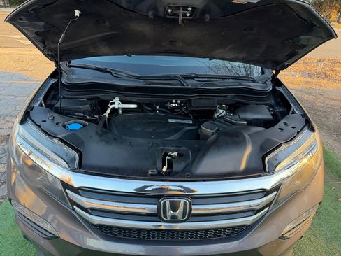 Used 2018 Honda Pilot Touring image 13