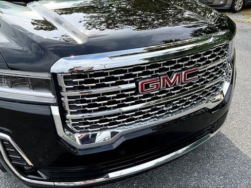 Used 2023 GMC Acadia Denali w/ Black Diamond Edition image 30