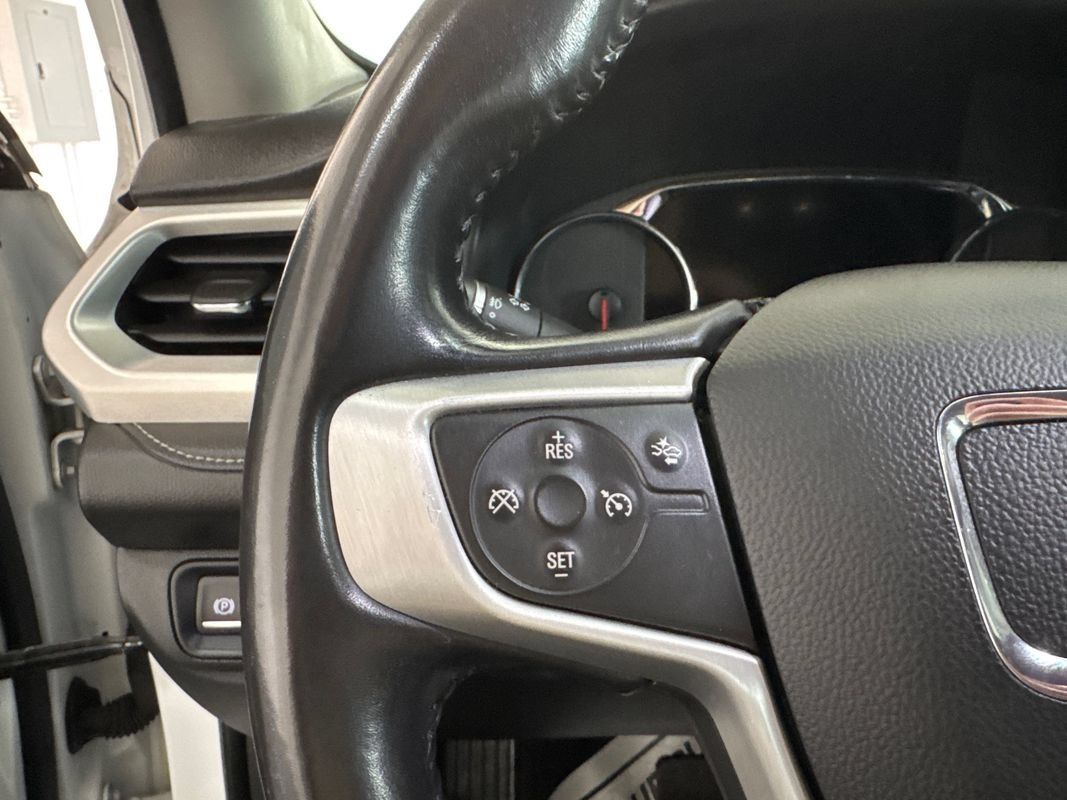 Used 2020 GMC Acadia SLT w/ Driver Alert Package II AWD/4WD image 12