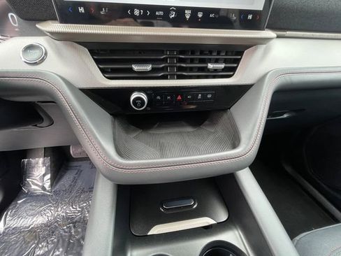 Certified 2025 Ford Explorer Active image 15