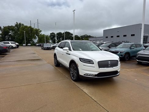 Used 2022 Lincoln Nautilus Reserve w/ Equipment Group 202A AWD/4WD image 9