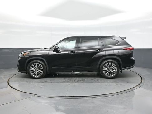 Used 2020 Toyota Highlander Platinum image 4