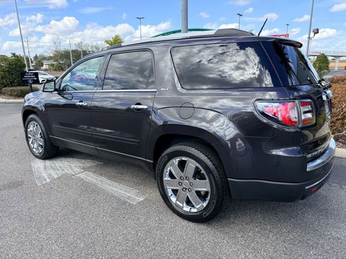 Used 2017 GMC Acadia Limited SLT image 2
