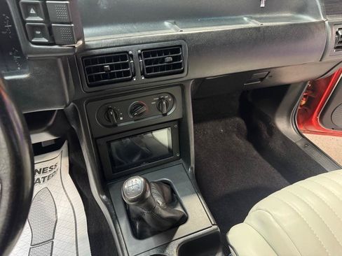 Used 1992 Ford Mustang LX RWD image 16