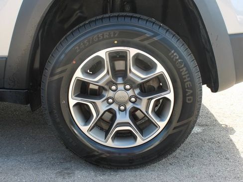 Used 2020 Jeep Cherokee Trailhawk w/ Cold Weather Group image 41