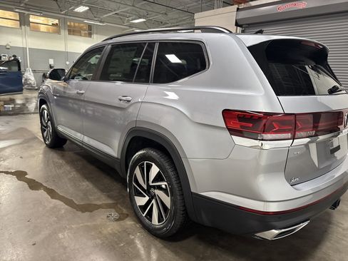 New 2026 Volkswagen Atlas SE image 5