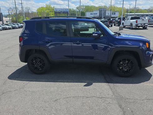 Used 2020 Jeep Renegade Altitude AWD/4WD image 4
