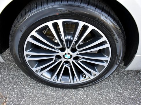 Used 2019 BMW 530i xDrive w/ Convenience Package image 38