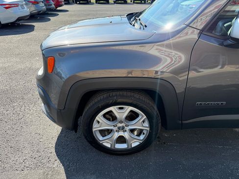 Used 2017 Jeep Renegade Limited FWD image 11