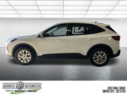 Used 2025 Ford Escape Active AWD/4WD image 2