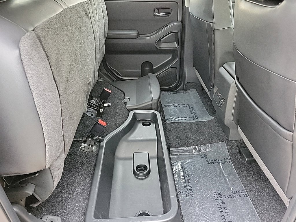Certified 2024 Nissan Frontier SL w/ Technology Package RWD image 12
