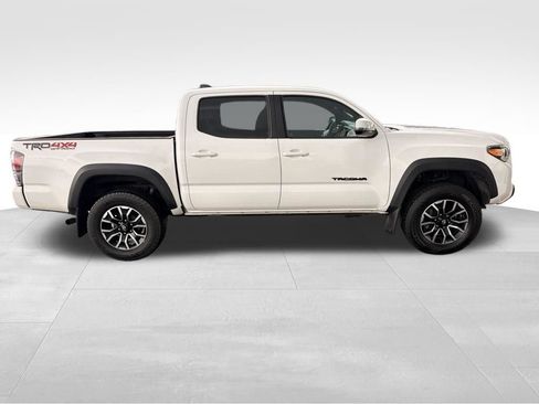 Used 2020 Toyota Tacoma TRD Off-Road w/ Technology Package AWD/4WD image 7