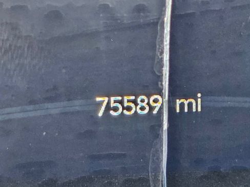 Used 2023 Chrysler Pacifica Touring-L FWD image 24