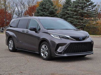 Certified 2022 Toyota Sienna XSE