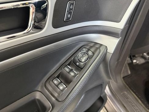 Used 2014 Ford Explorer XLT w/ Equipment Group 201A AWD/4WD image 9