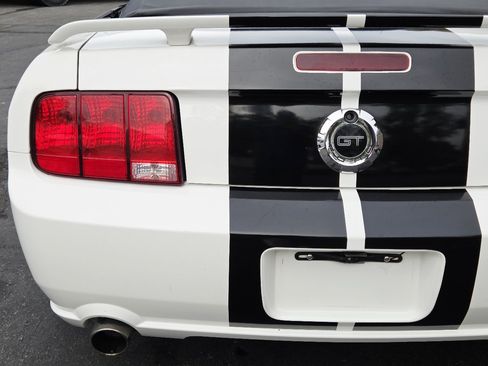Used 2006 Ford Mustang GT image 36